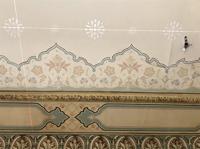 Restauratie 19e eeuws papier macheplafond // Atelier Koningsblauw
